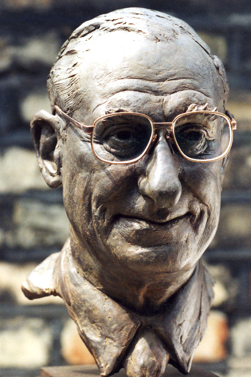 Sculpture of Eric Hinds by Karen Newman